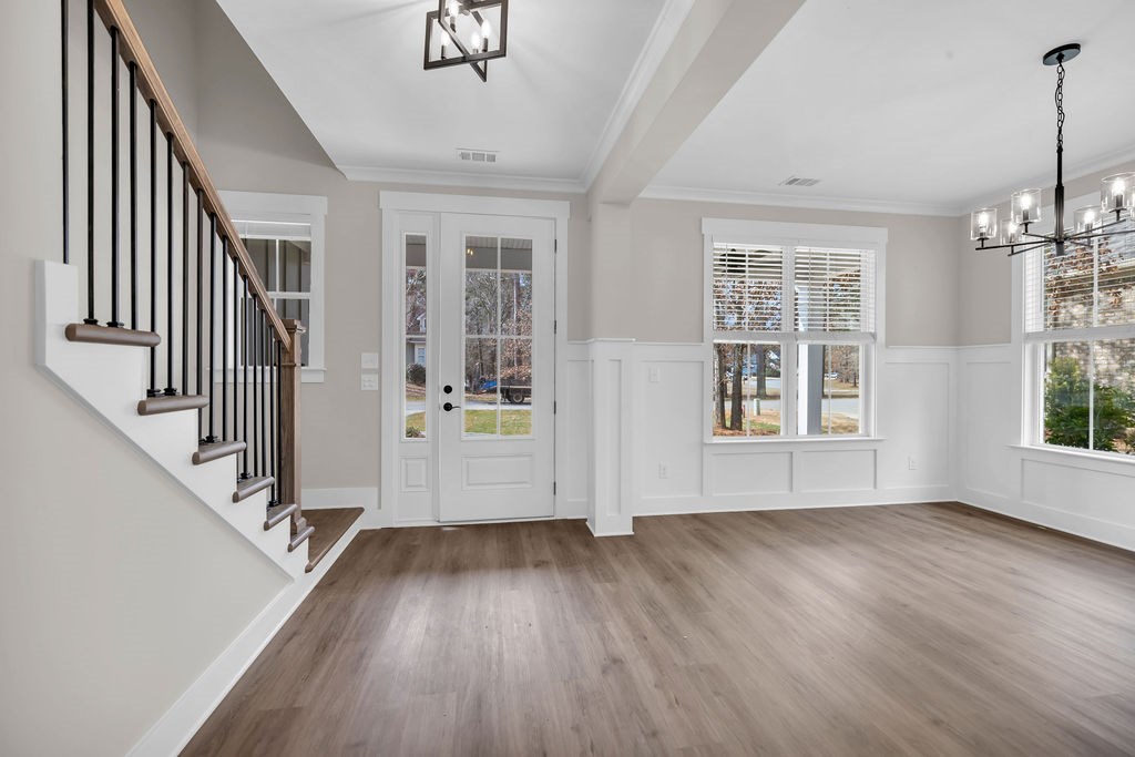 203 E Gunnery Court