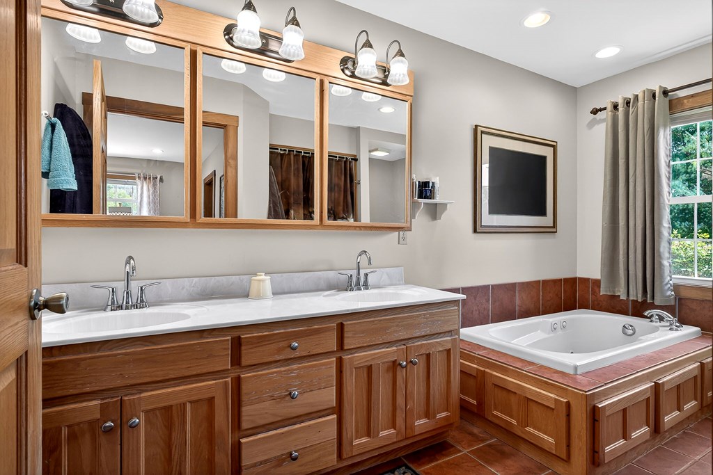 2246 Hidden Cove Rd
