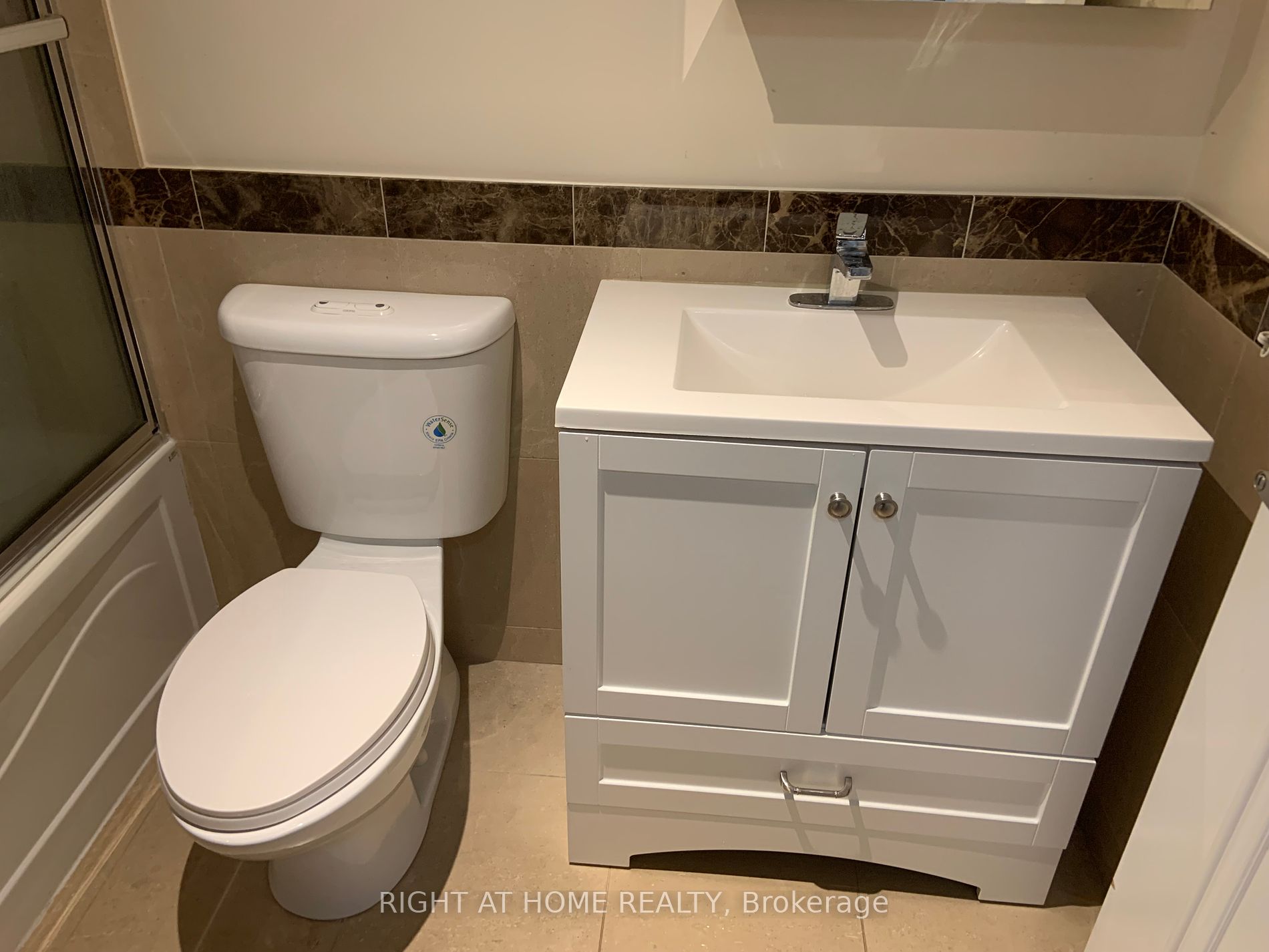 650 E Sheppard Ave 204