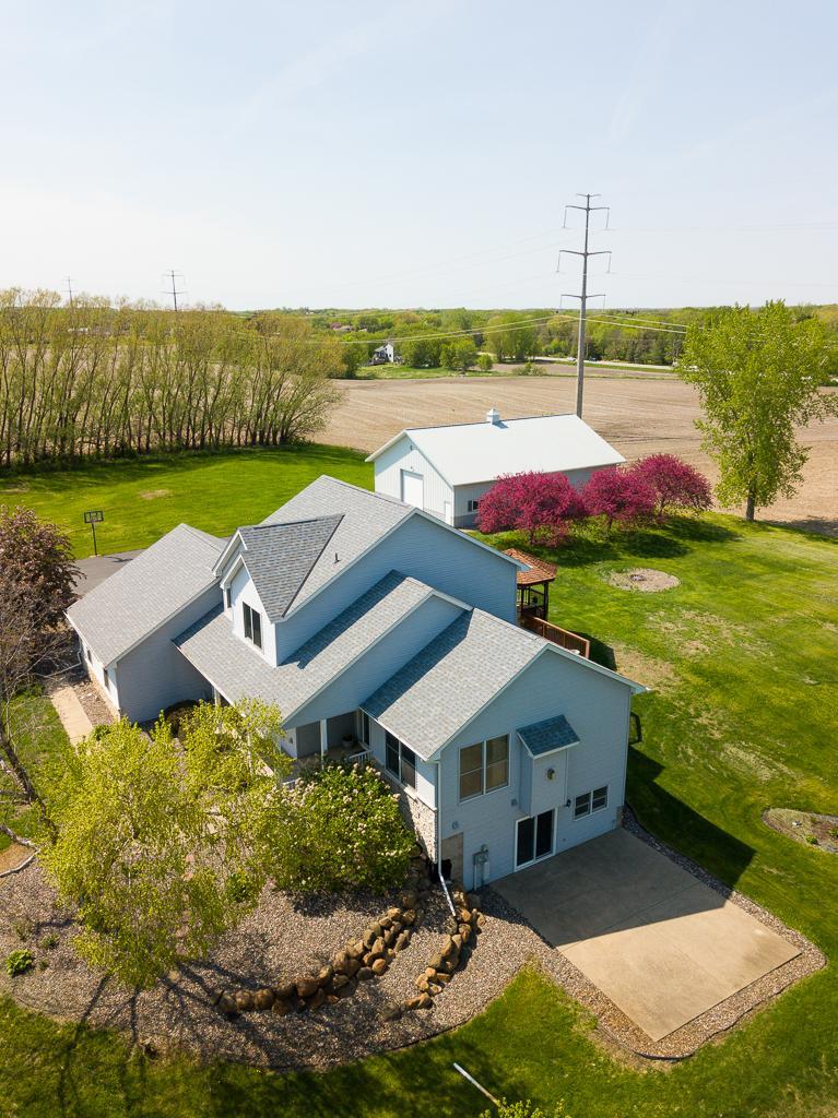 21060 Sunnyhill Lane