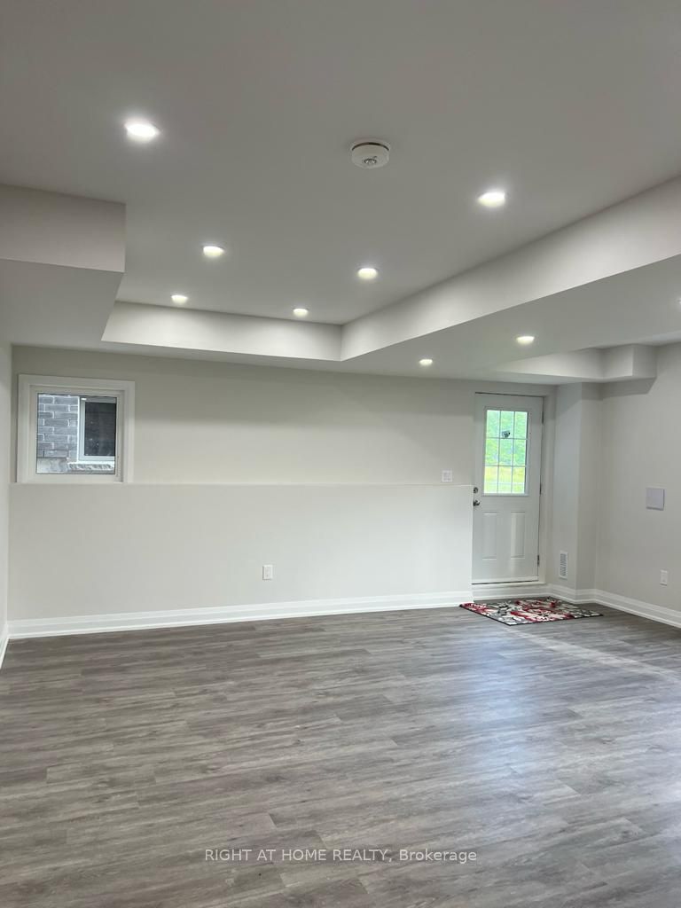 135 Franklin Tr Lower