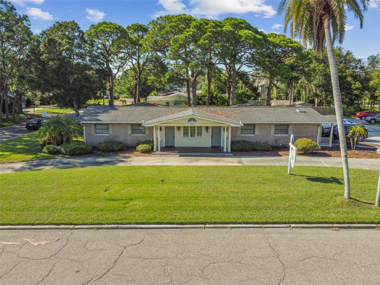 605 Palm Boulevard, Dunedin, FL