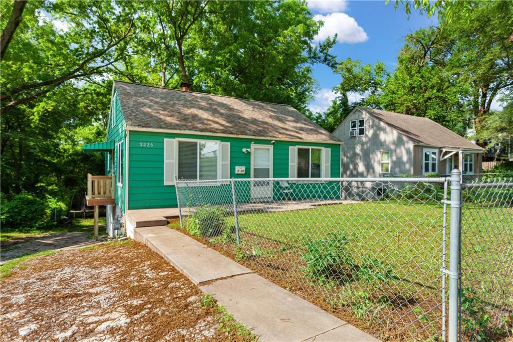 3225 Tauromee Avenue