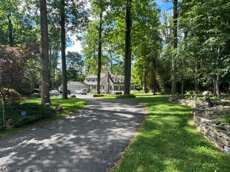 30 Dogwood Dr — photo 2 of 26