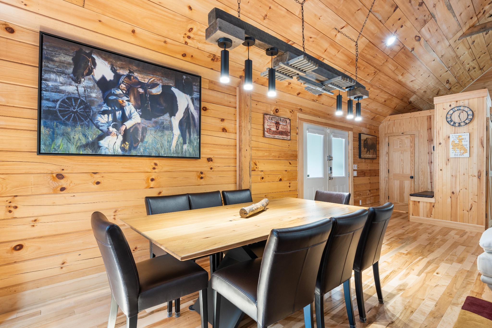 6095 Old Highway 13
