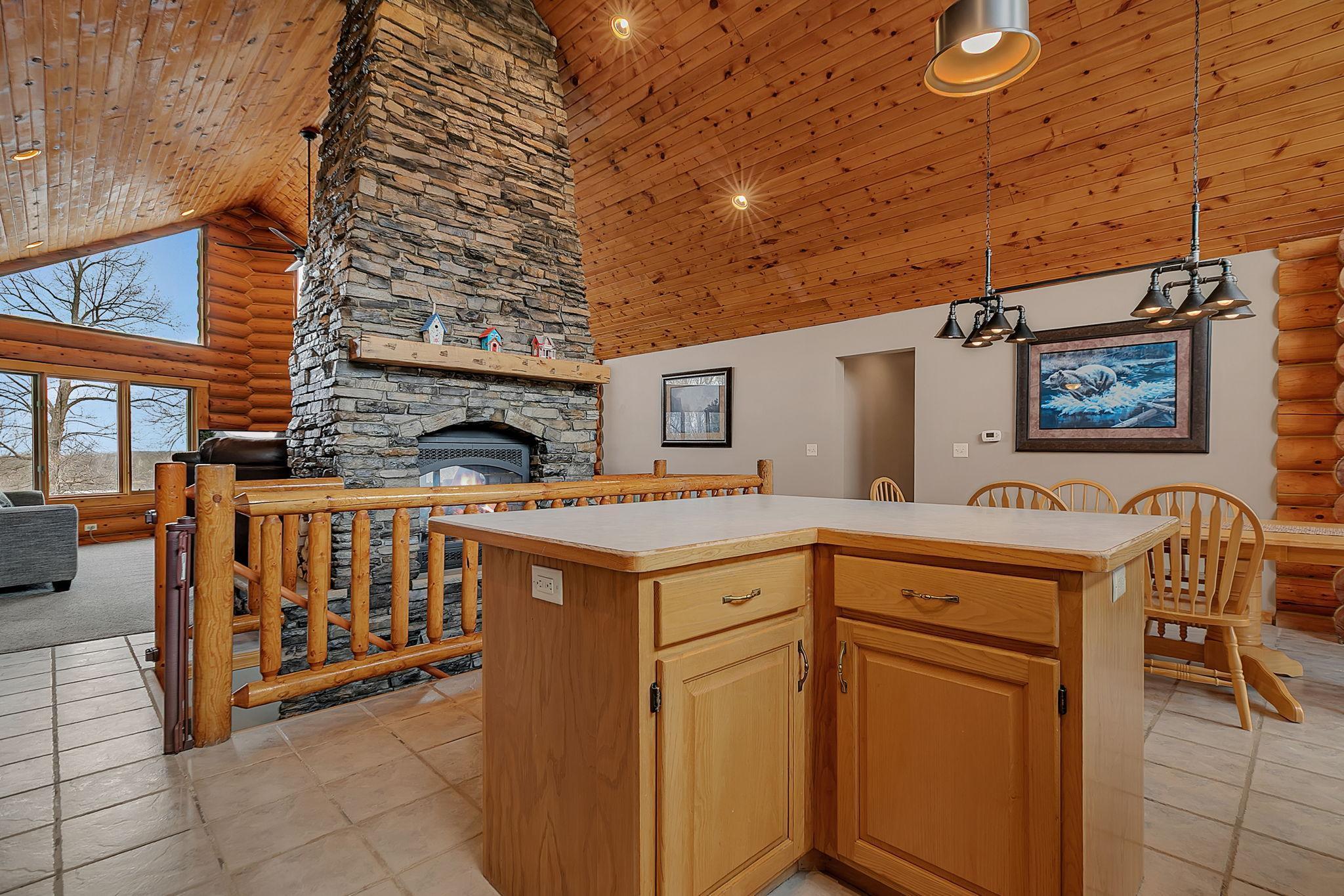 20368 Edgehill Circle