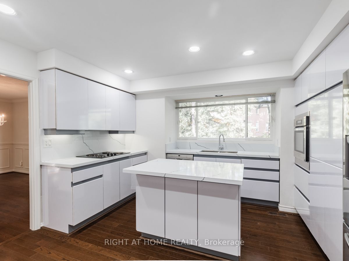 16 Fernside Crt