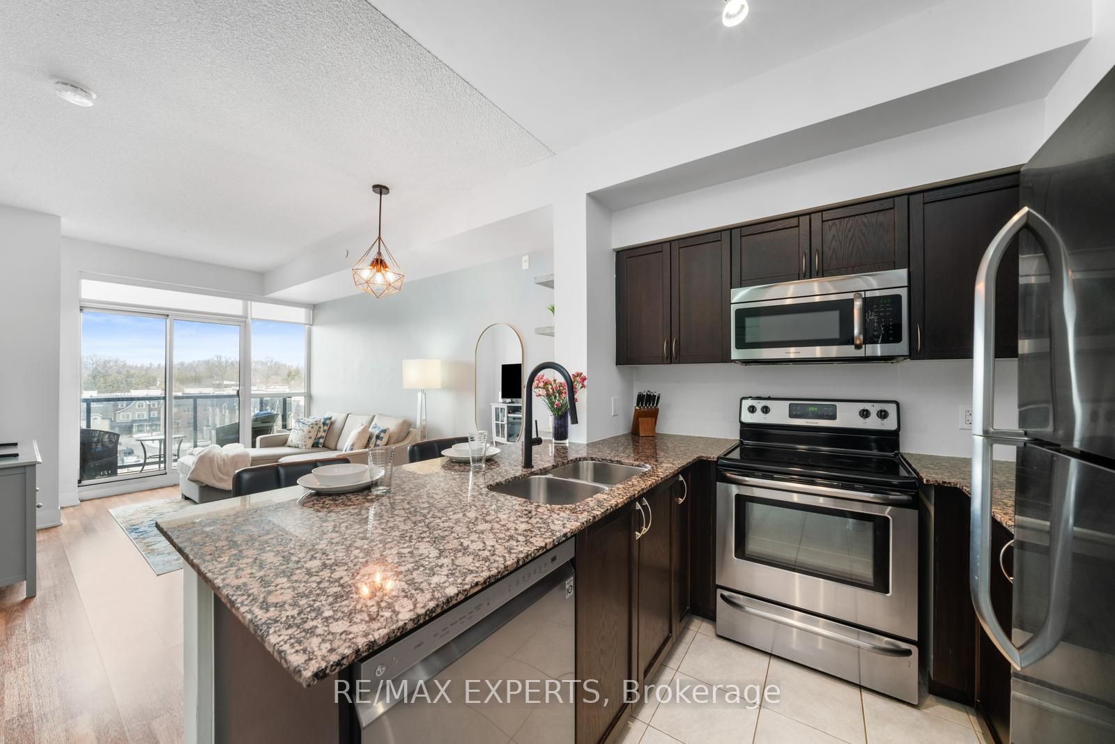 4700 Highway 7 Rd 609