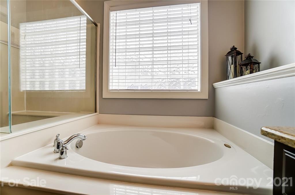 12058 Pelican Court