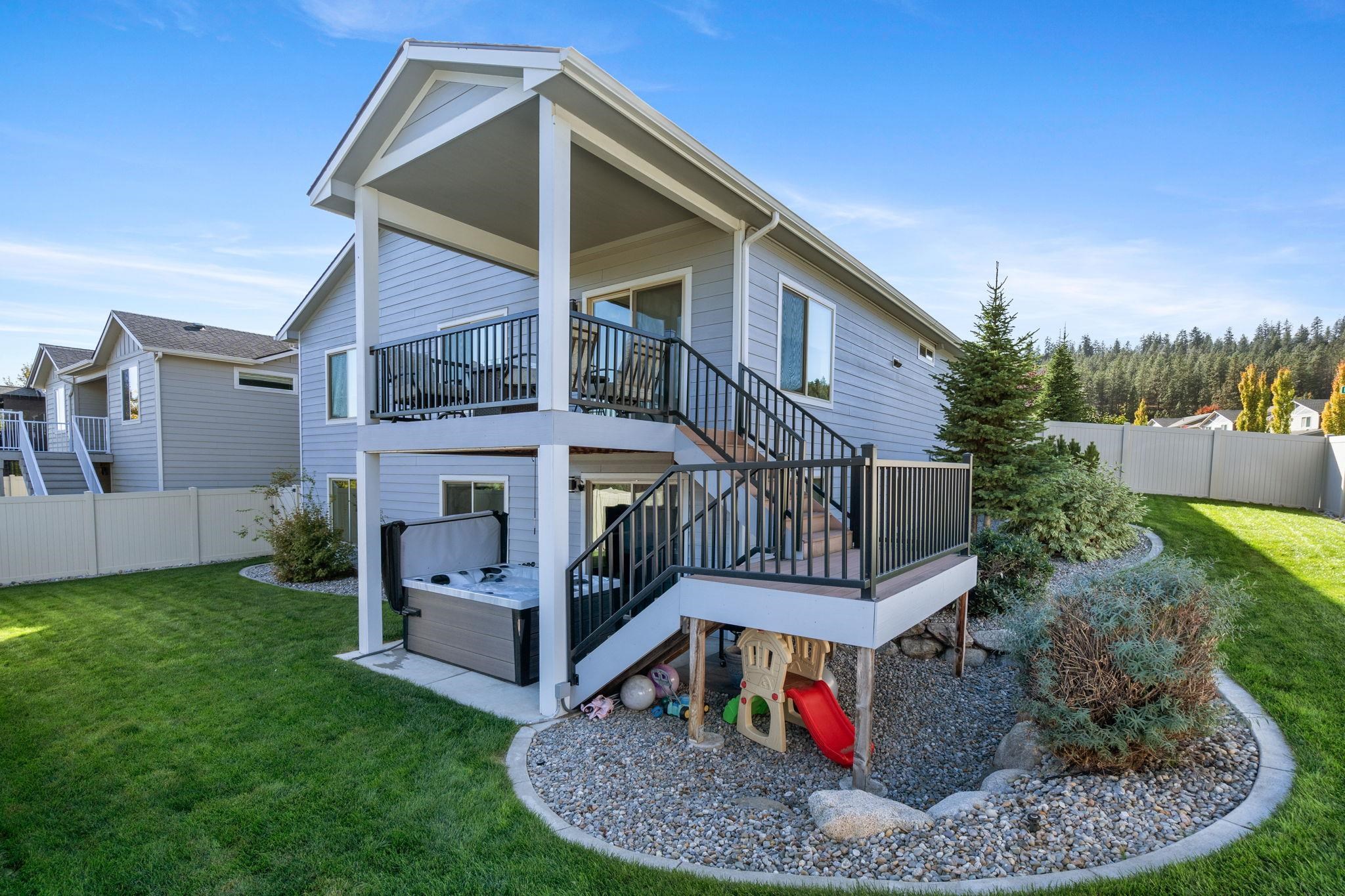1520 N Mckenzie River St