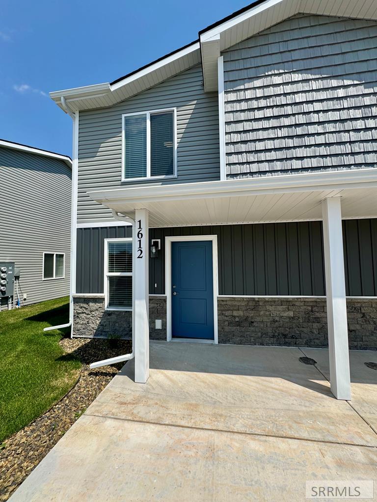 1612 Hannah Lane