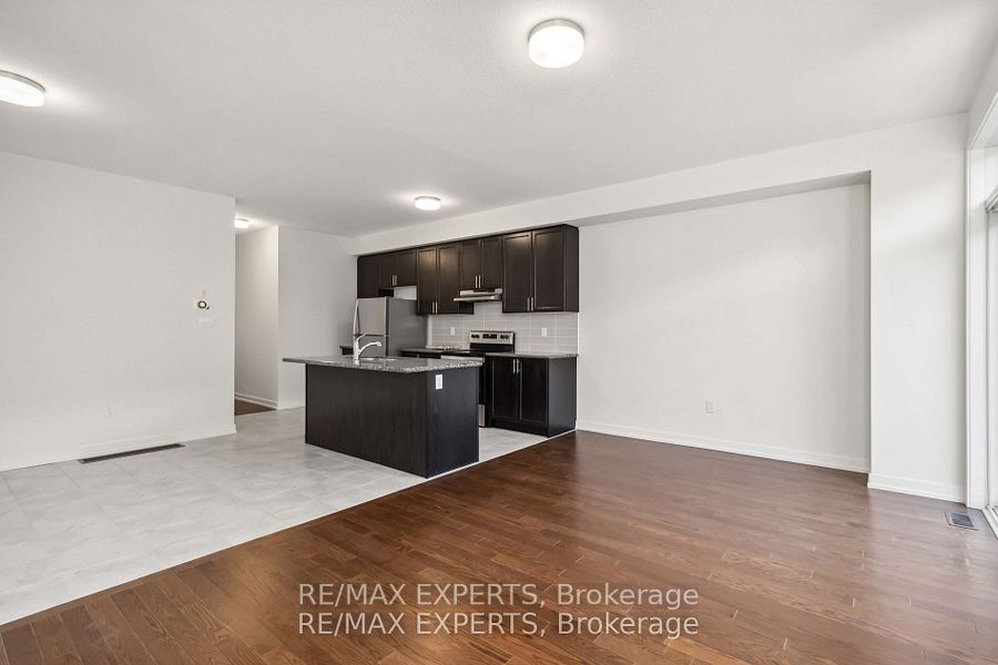 33 Kinloss St