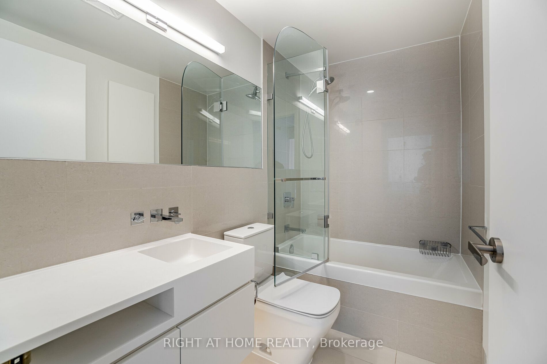 45 E Charles St 3910