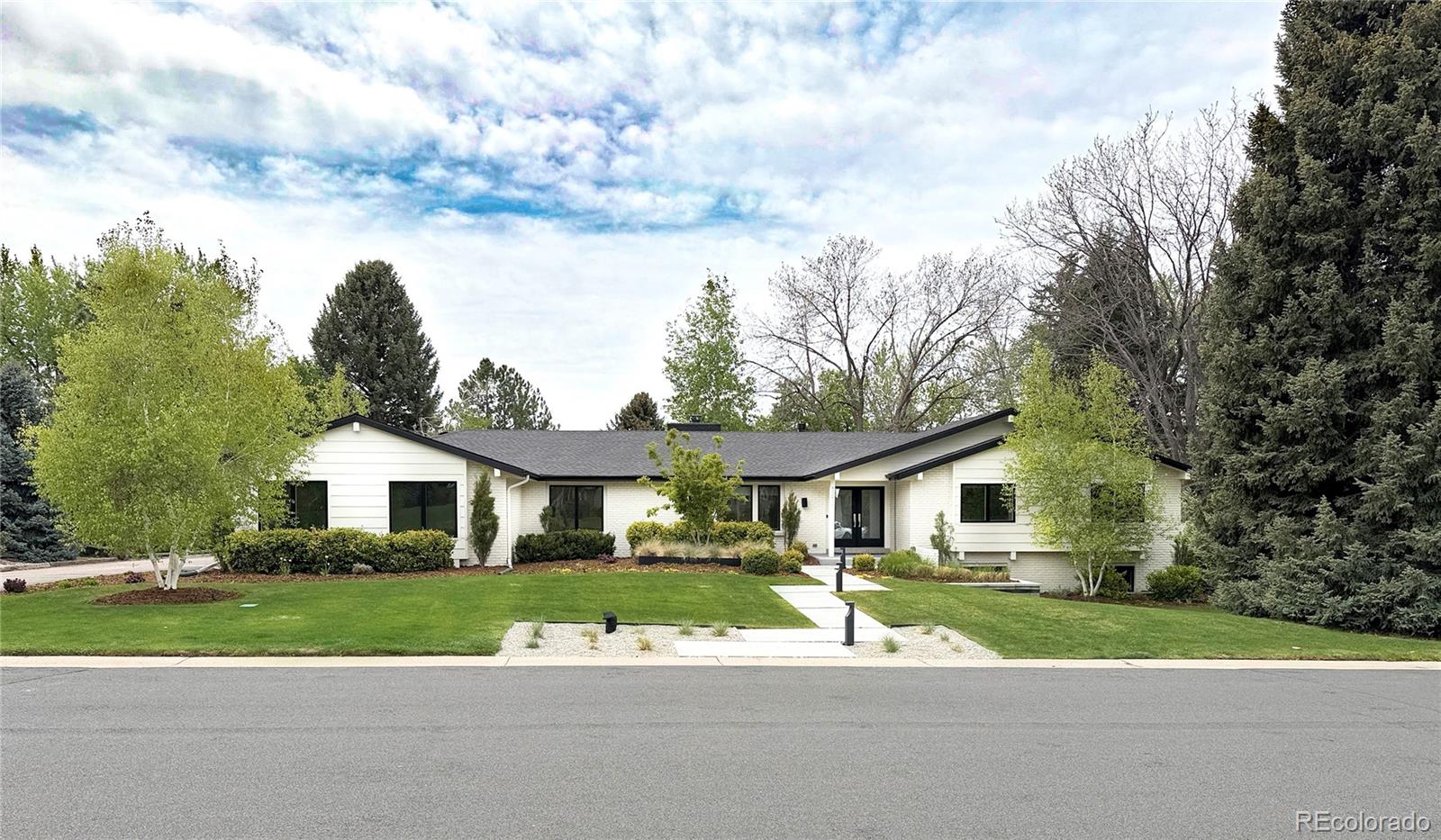 5252 Nassau Circle