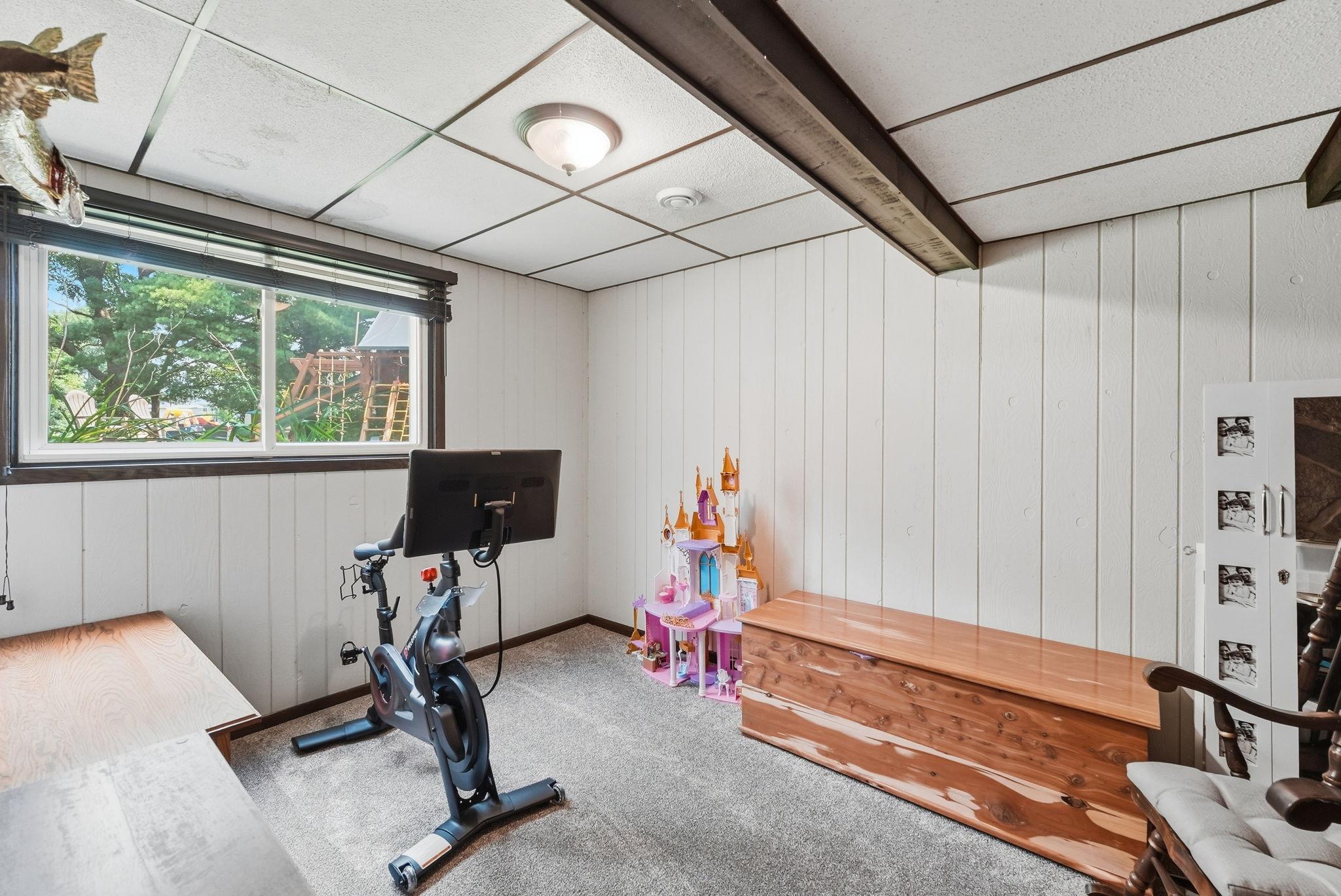 214 Highview Drive W