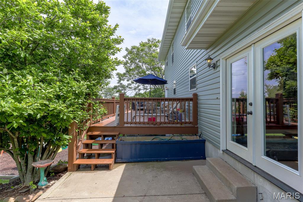 301 Ridgewood Court