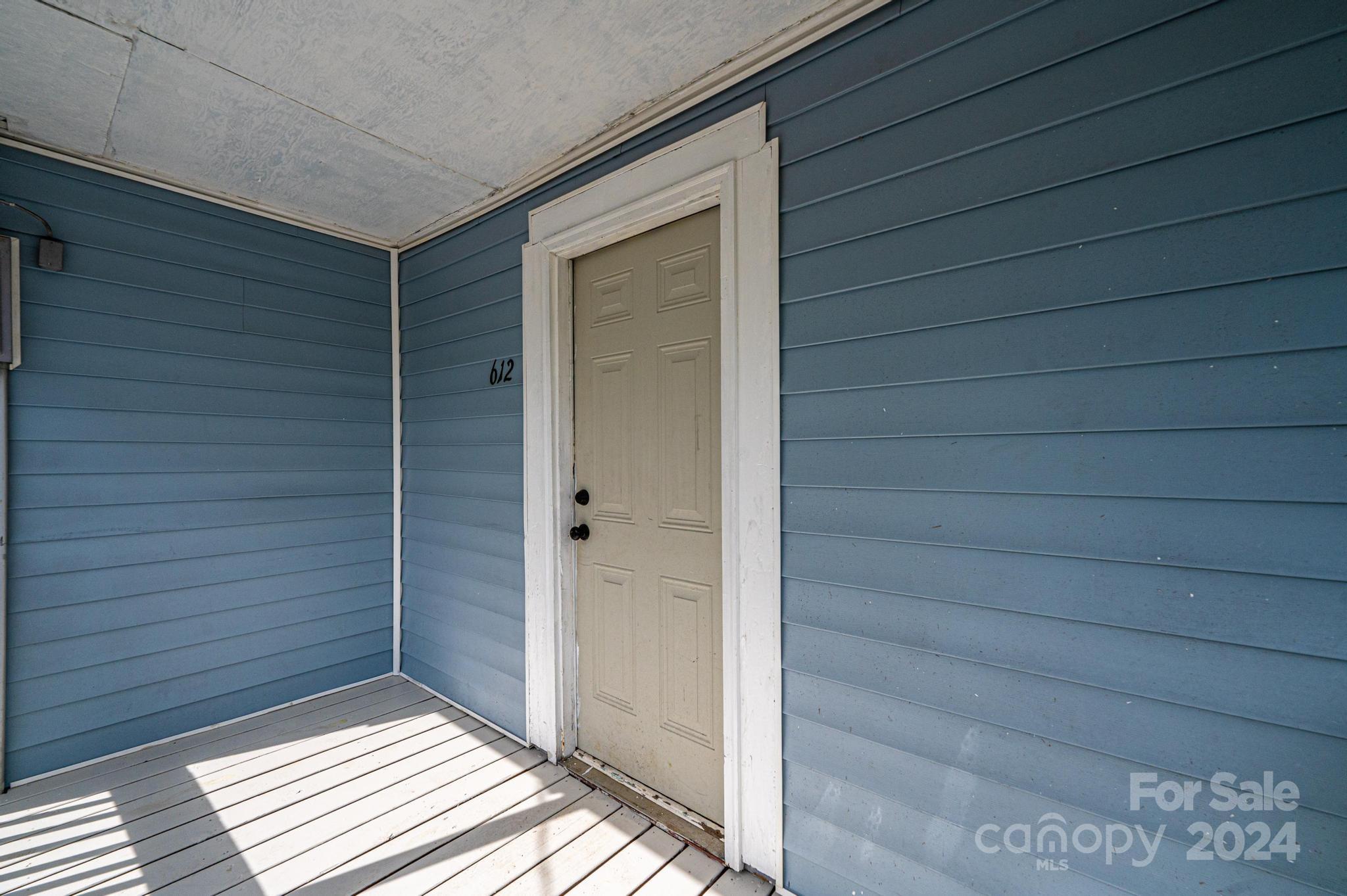 612 Center Street NW