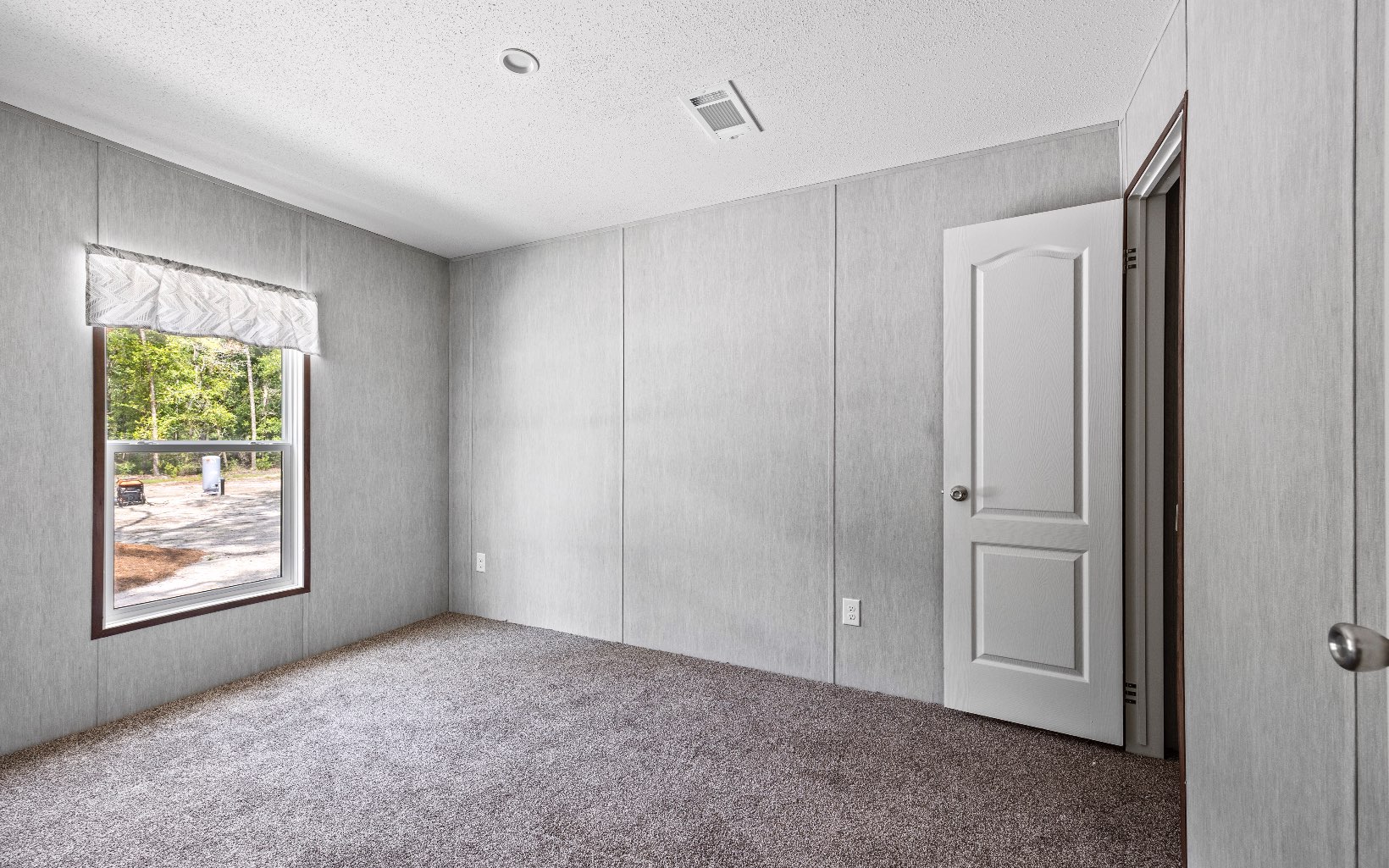 310 NE Weeping Willow Ln