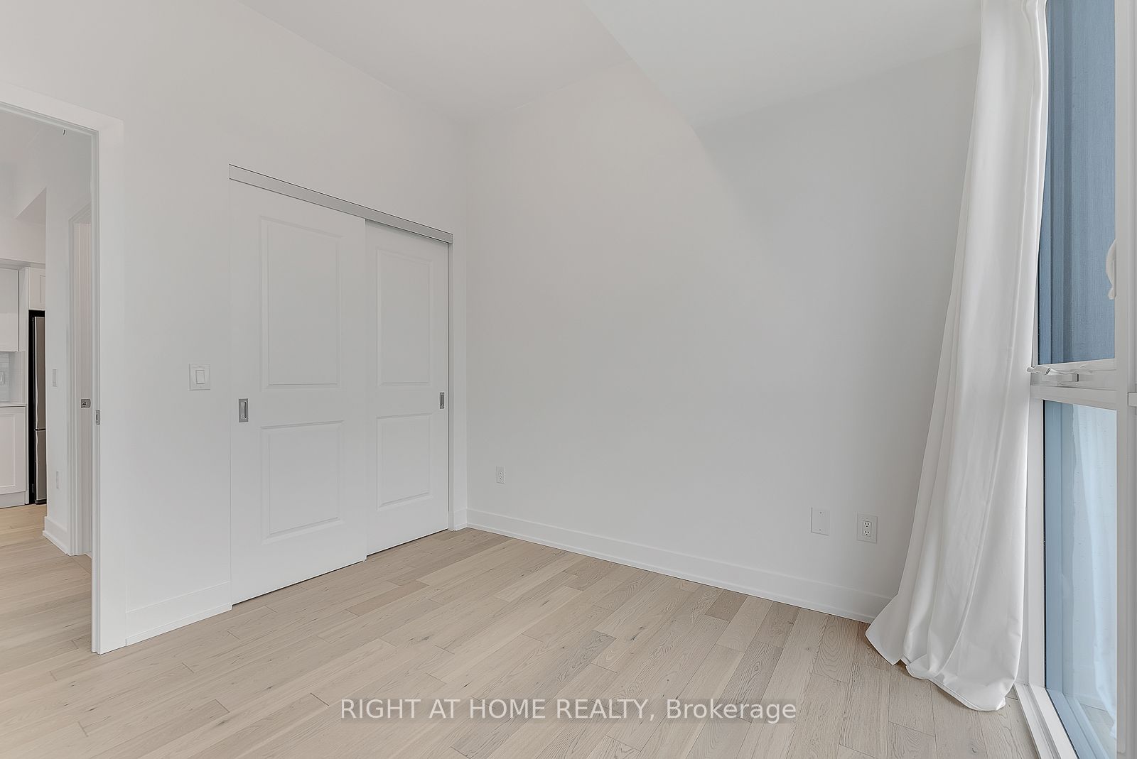 1063 Douglas Mccurdy Comm Circ 613