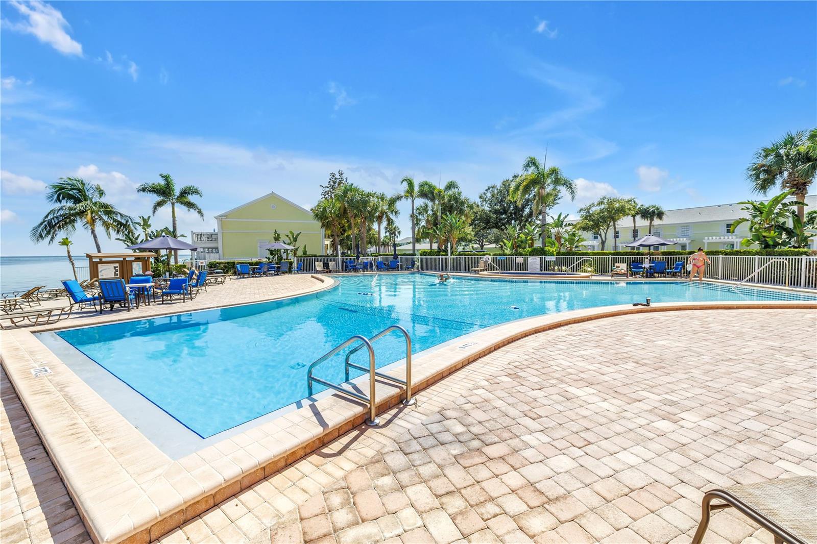 4982 Coquina Key Drive SE
