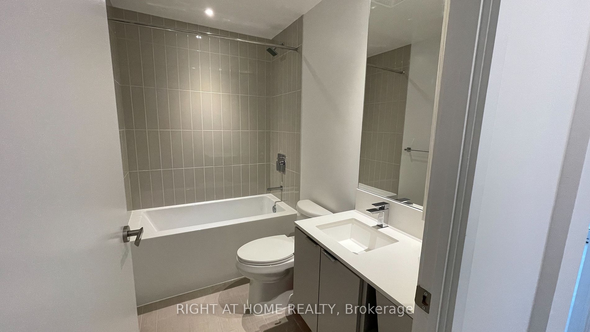 3883 Quartz Rd 4104