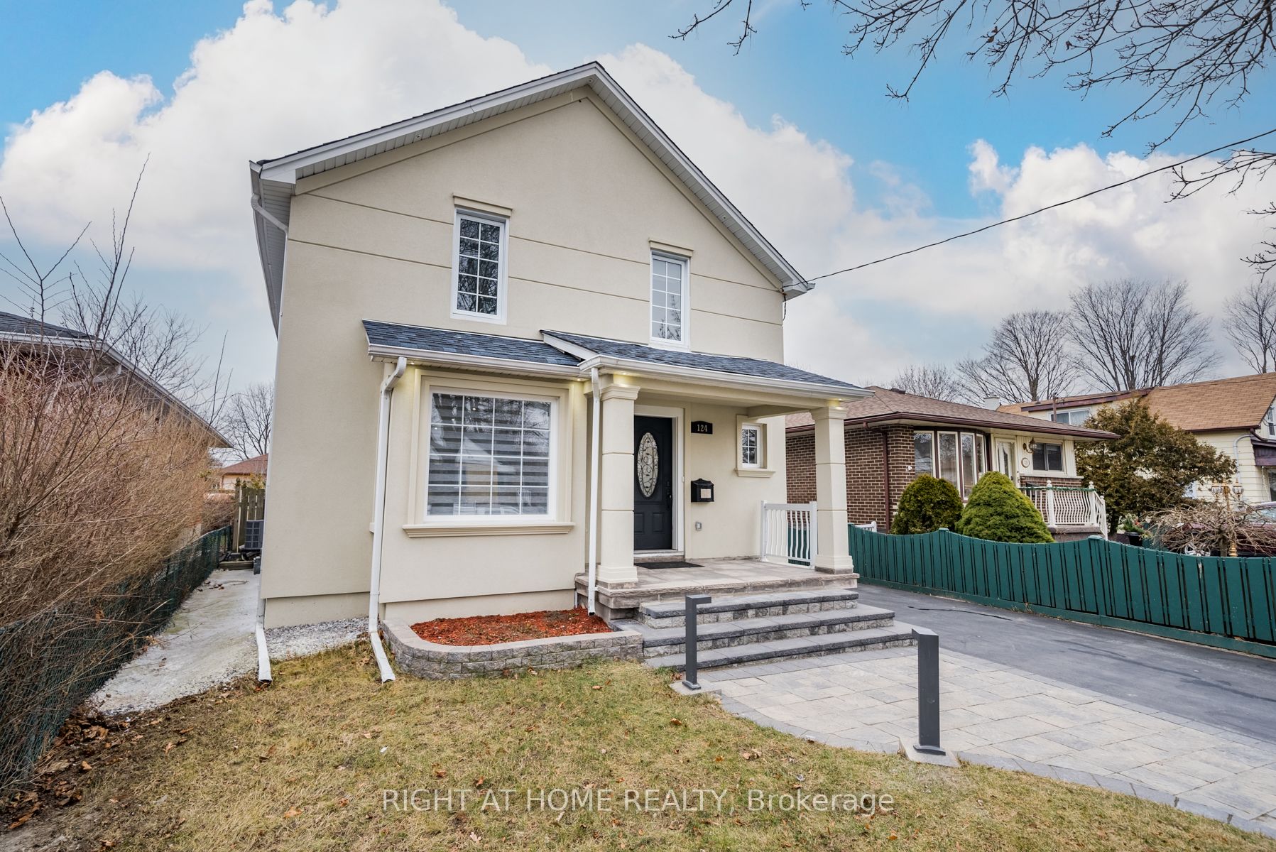124 Guelph St