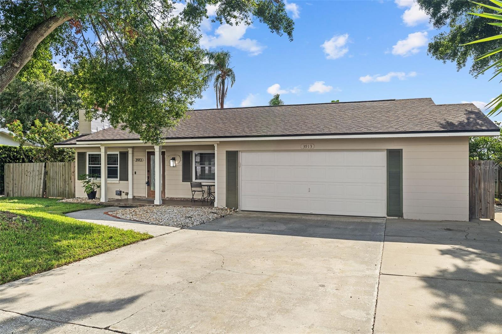 3913 W Eden Roc Circle