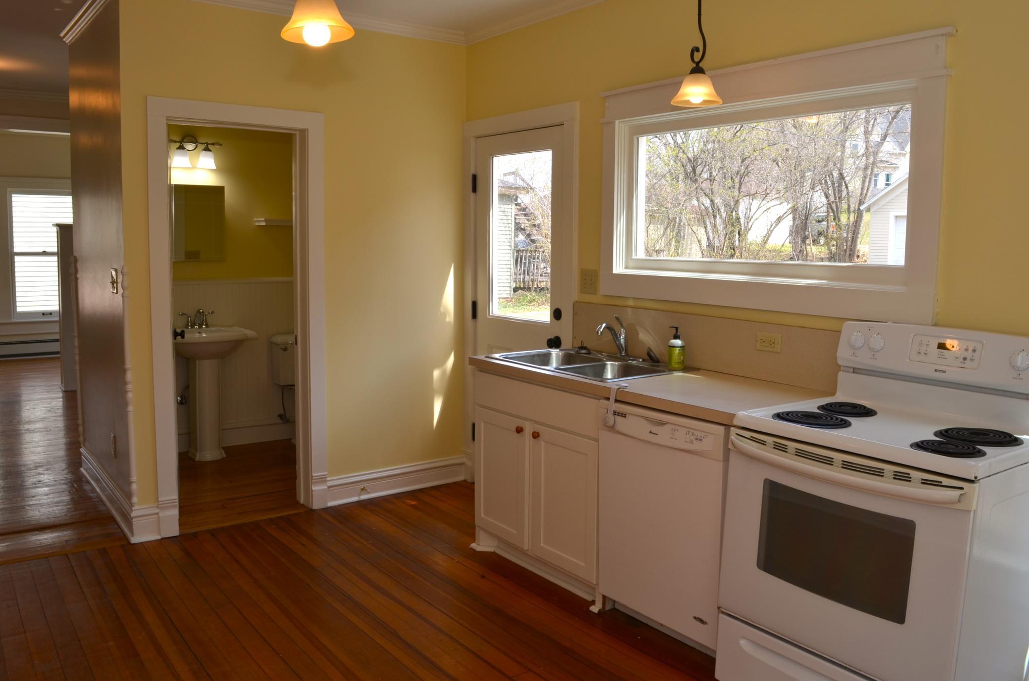 715 W 5th Street