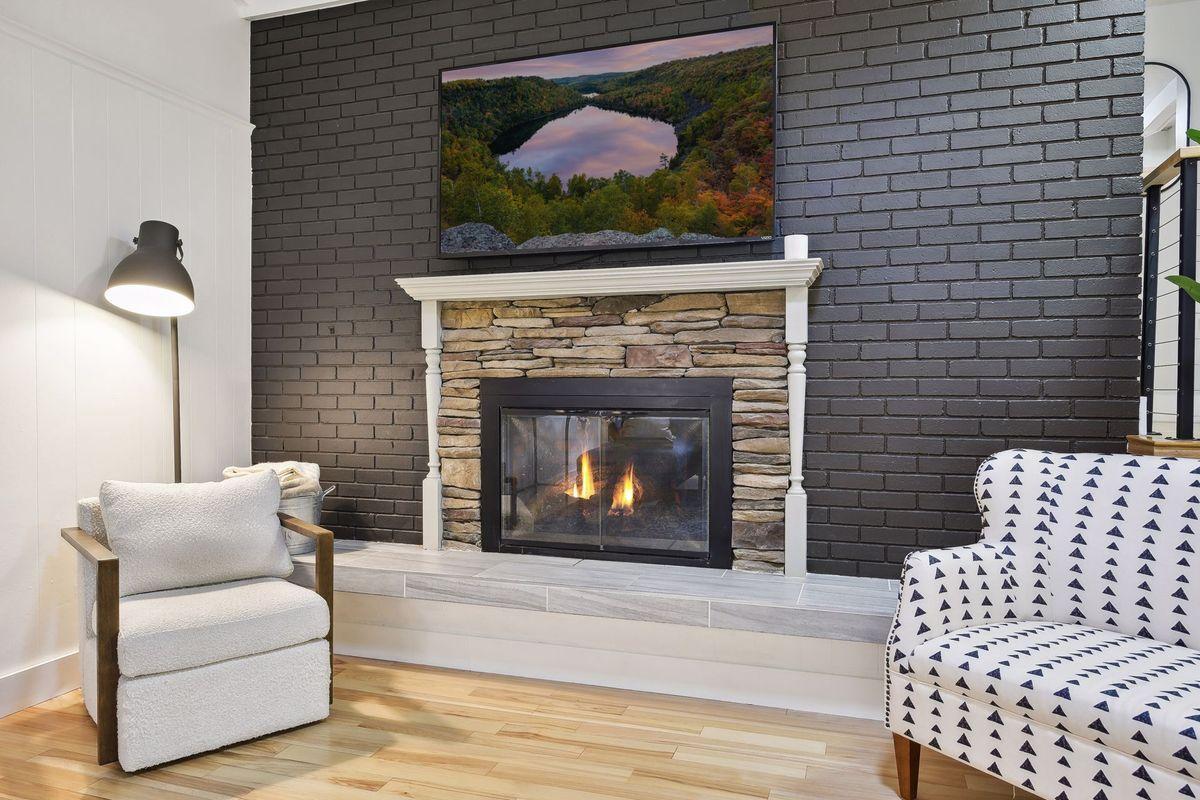 25640 Sunnyvale Lane