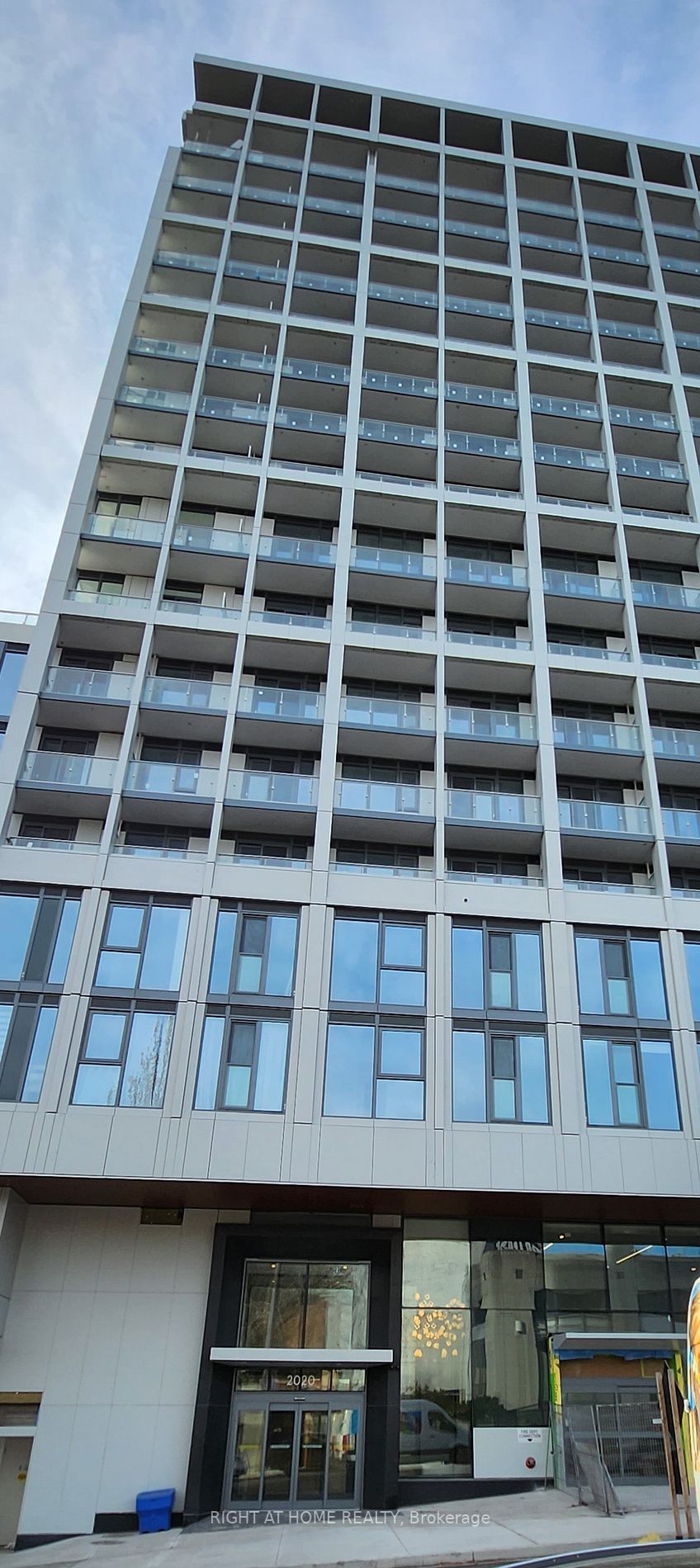 2020 Bathurst St 209