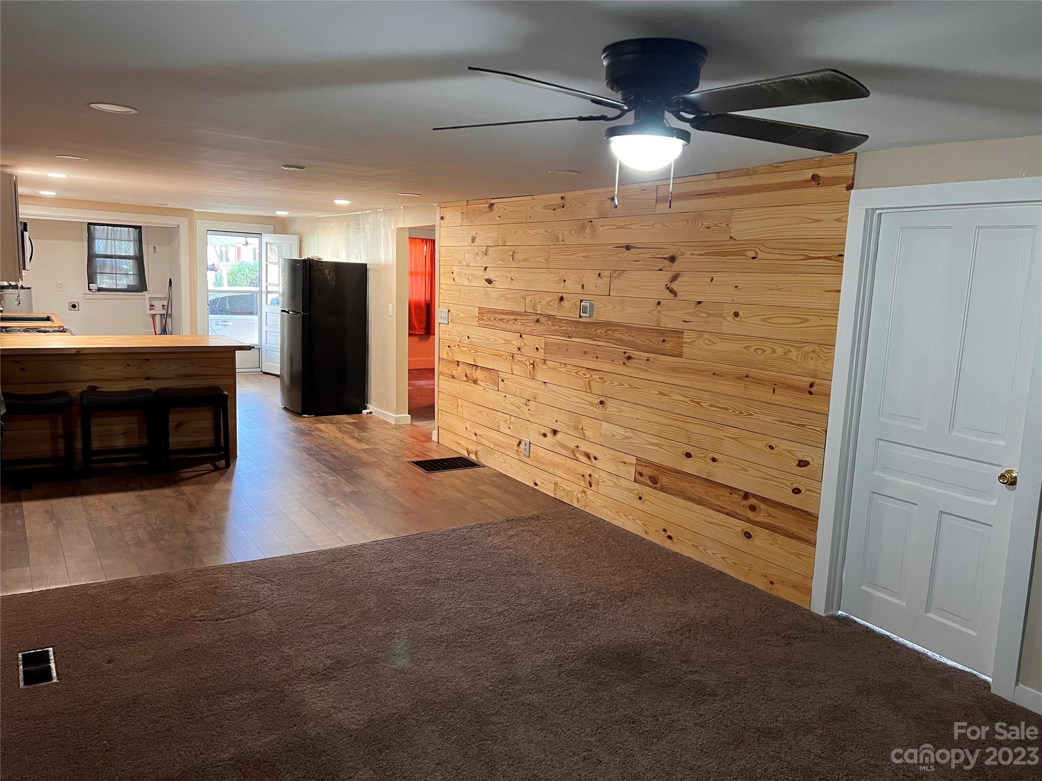64 W Jay Drive