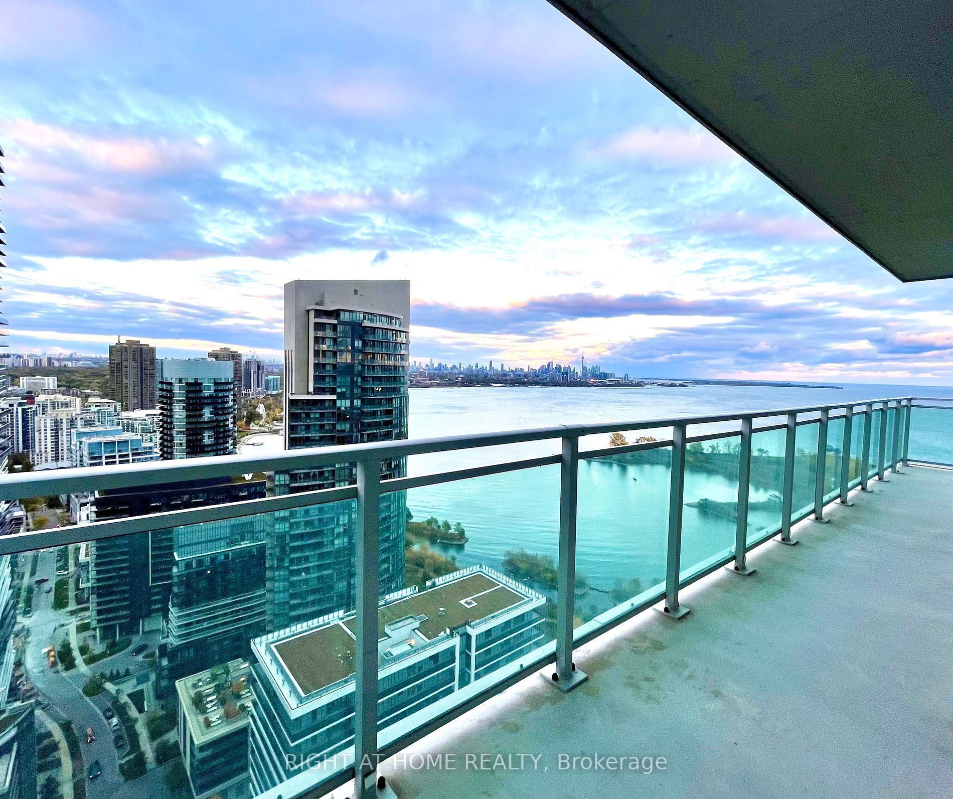 33 Shore Breeze Dr 3409