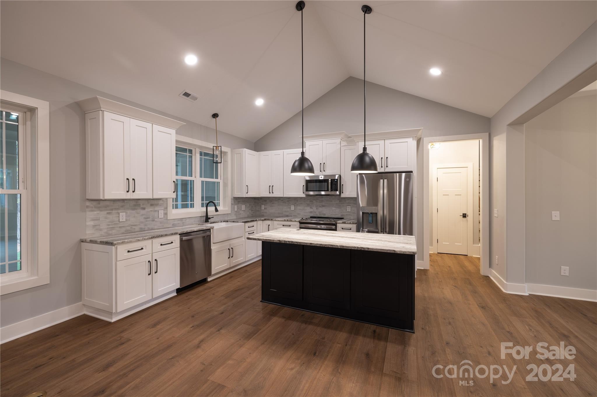 143 Eagle Point