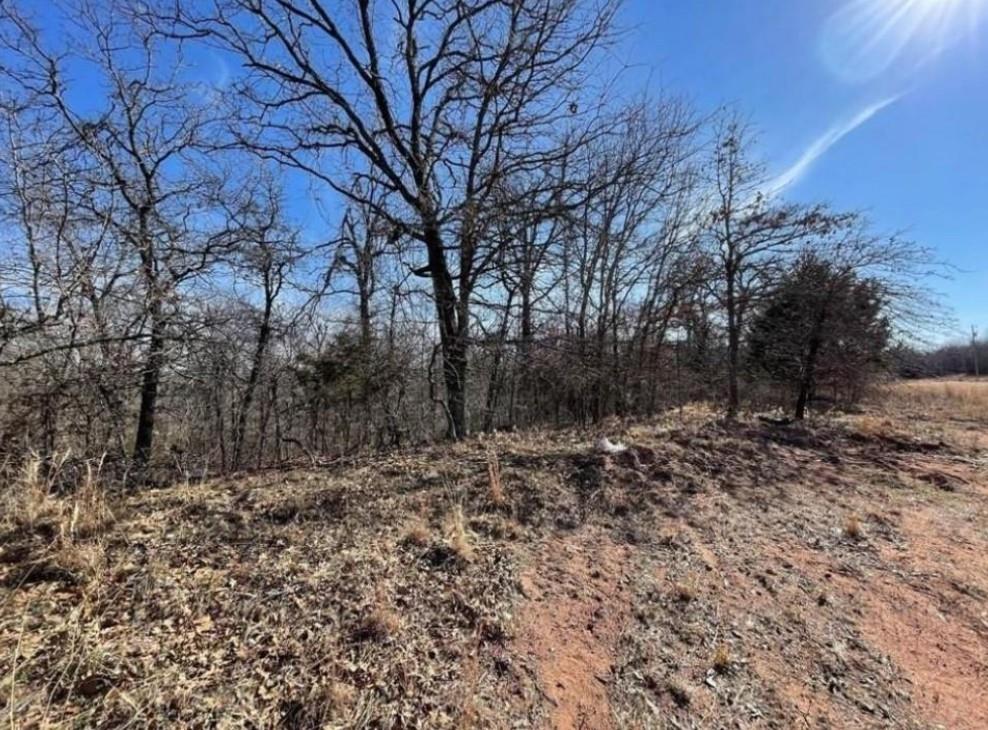 Great acreage to build your dream home! Mobile home allowed. Several acreages in this subdivision to choose from. Easy access to Lake Thunderbird and quick access to Highway 9!