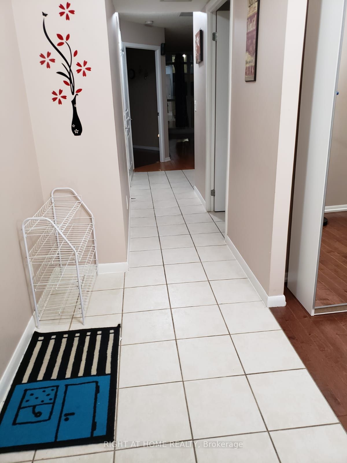 18 Yonge St 1201
