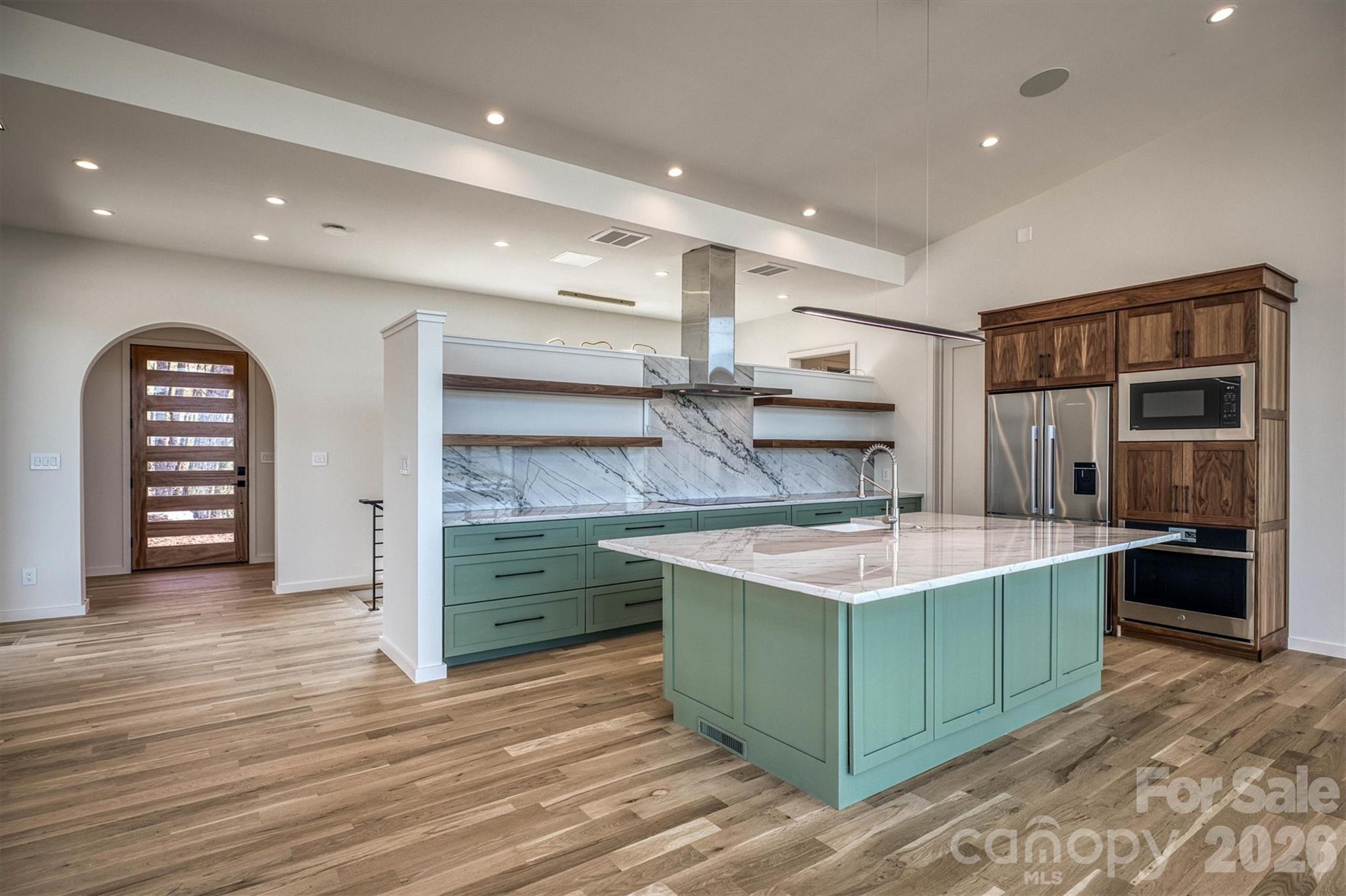 463 Summit Trail