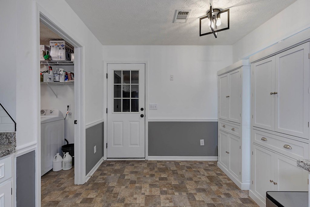 7279 Midland Chase Loop