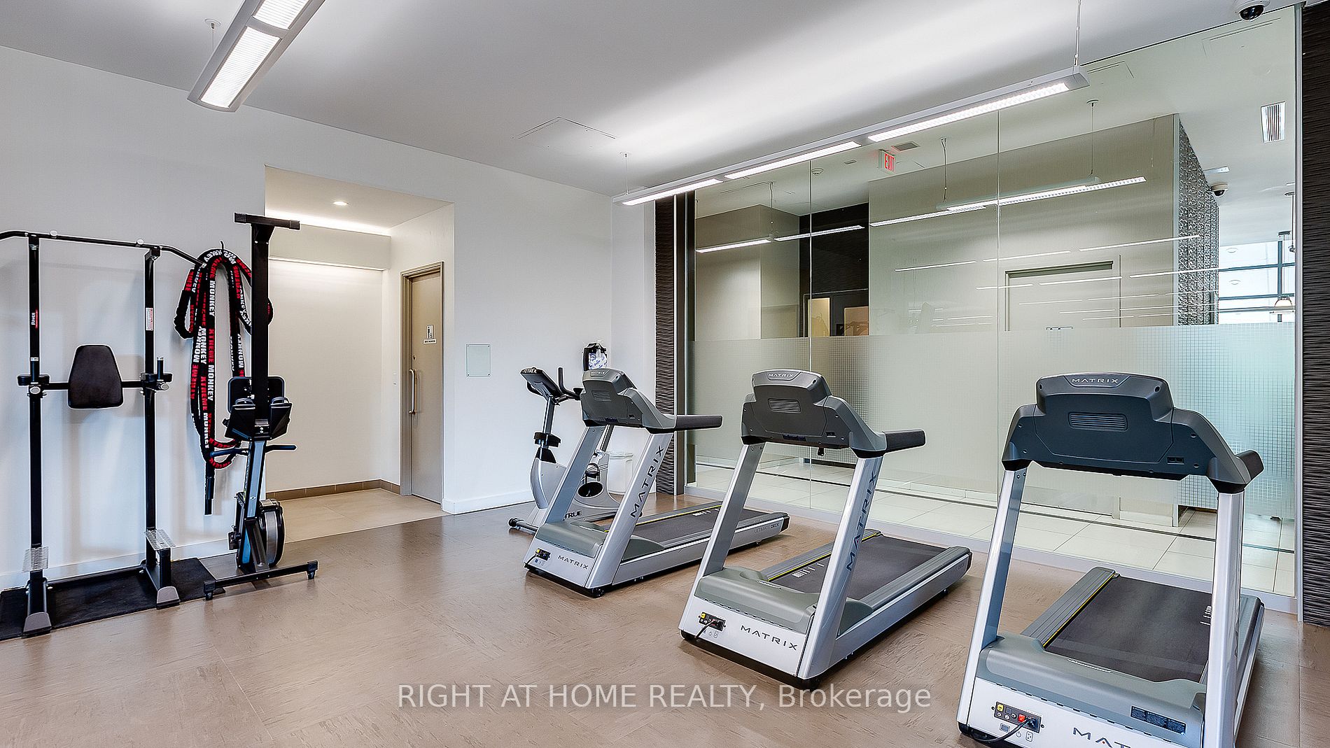 380 Macpherson Ave 314