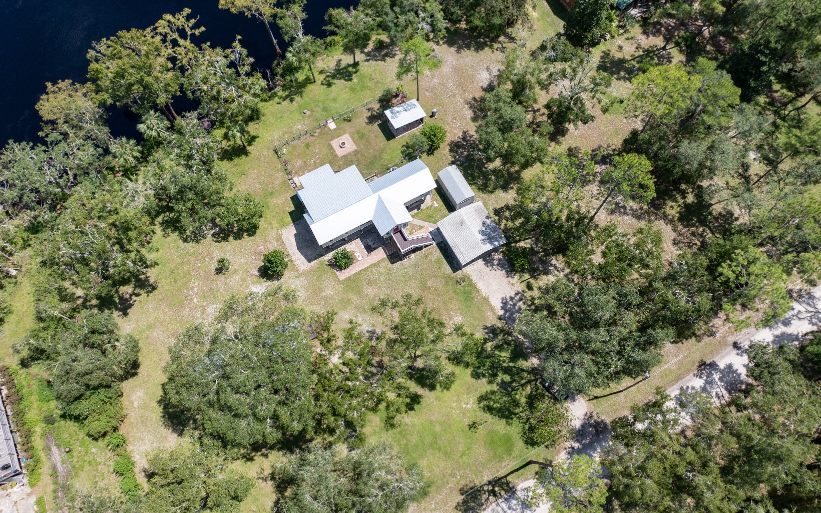 939 NW Banta Acres Rd