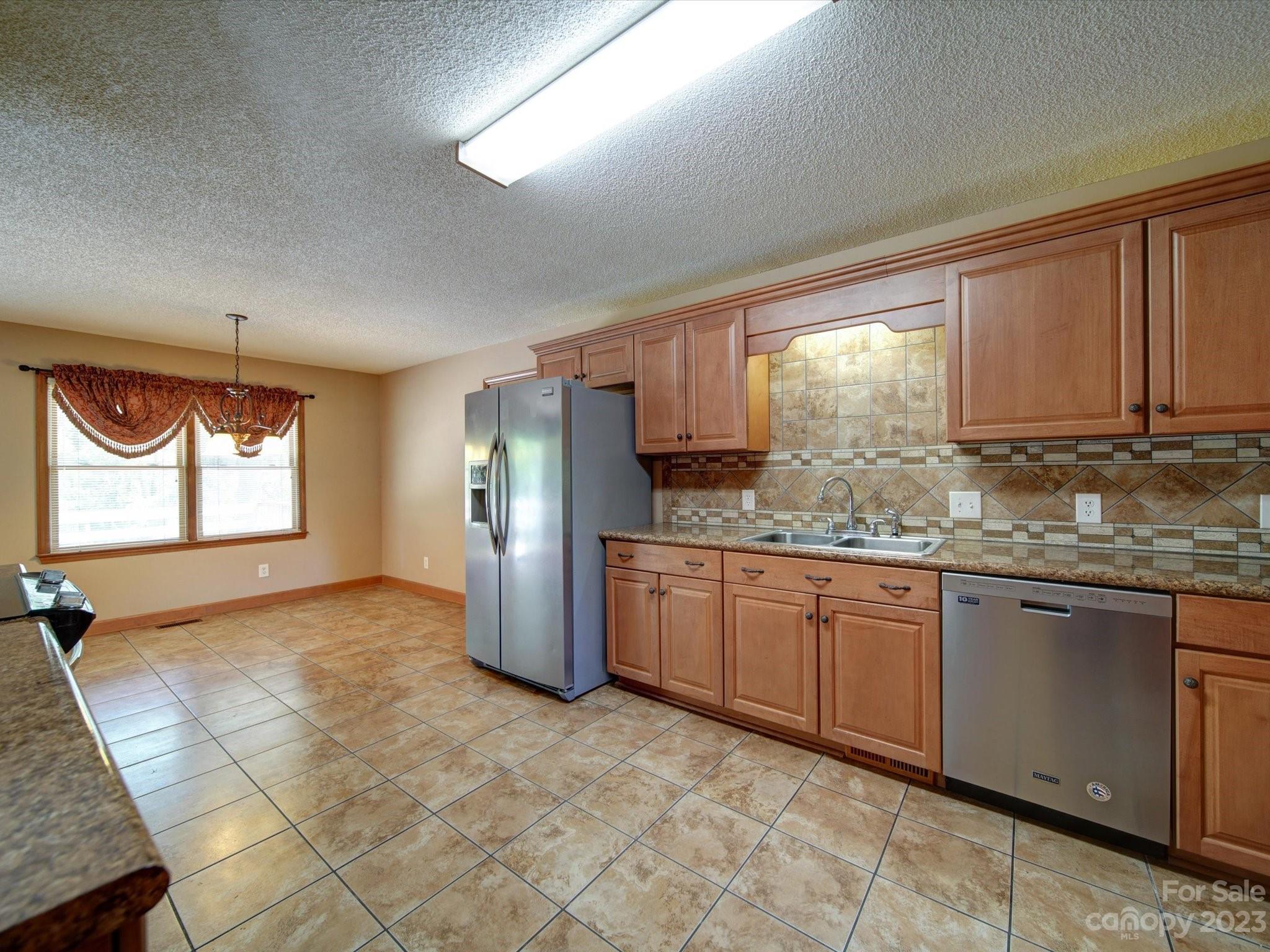 605 Heatherwood Drive
