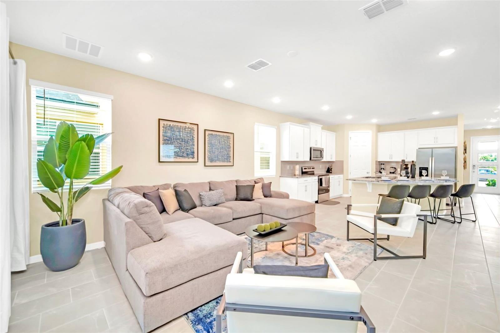 1959 Tropical Palms Circle