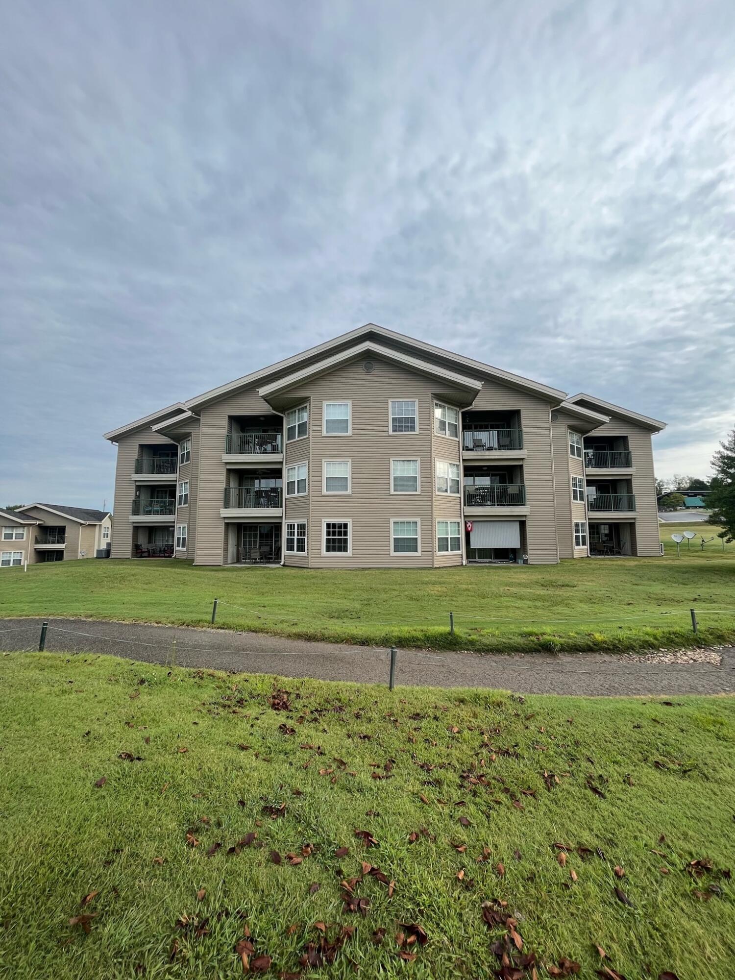 110 W Rockford Drive