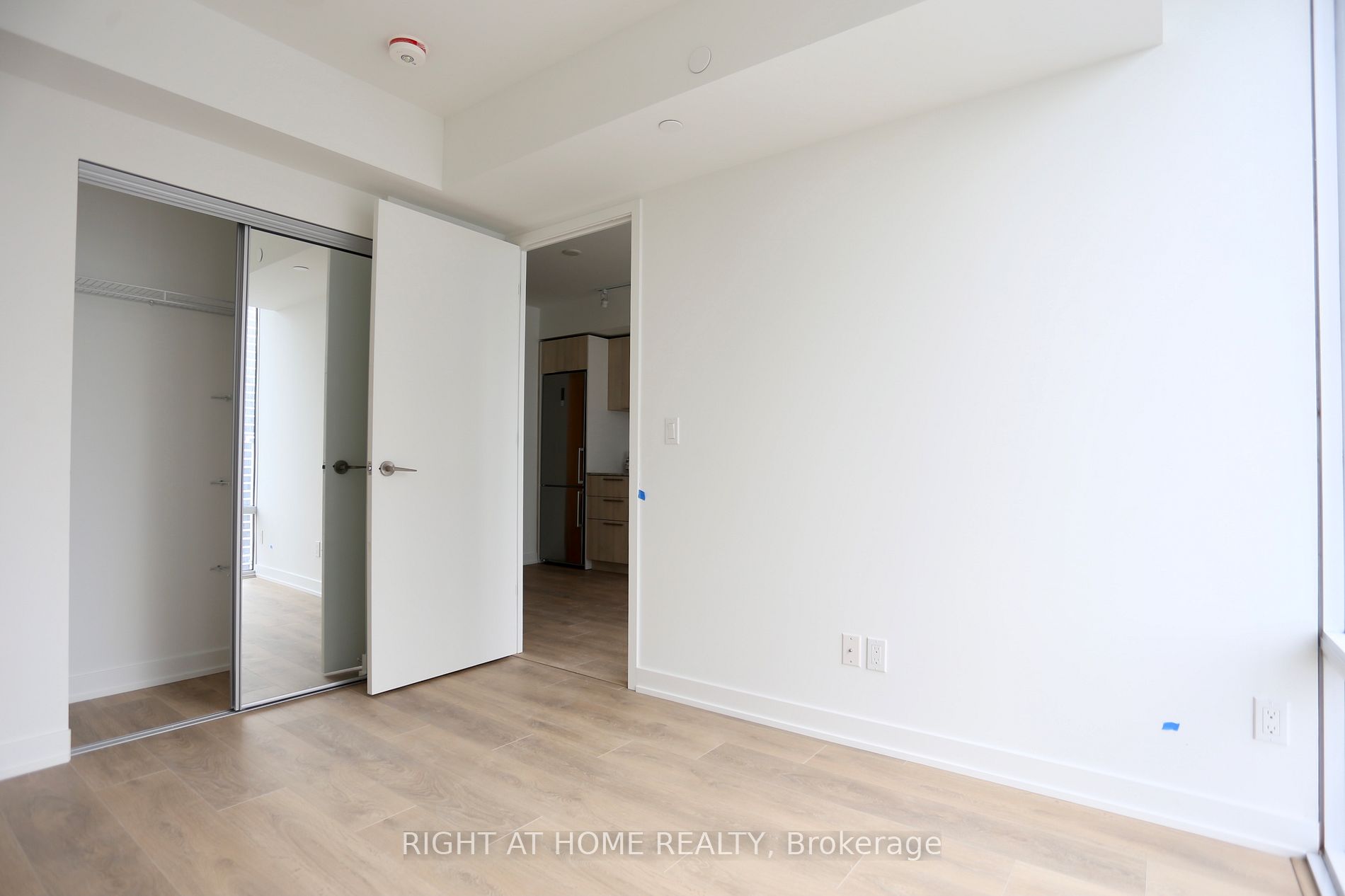 501 Yonge St 2303