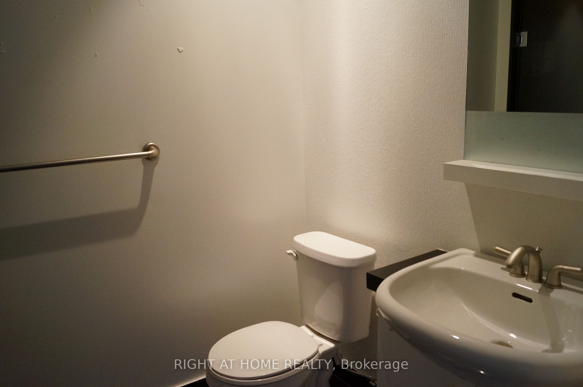 8 York St 3502