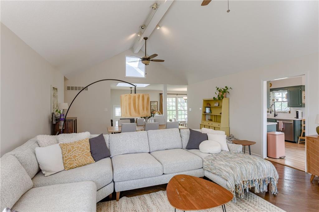 6623 Cottonwood Drive