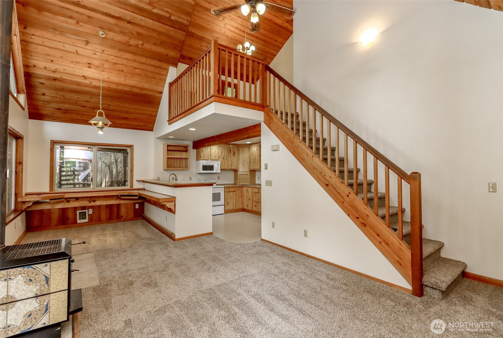 40 N Lakefront Loop