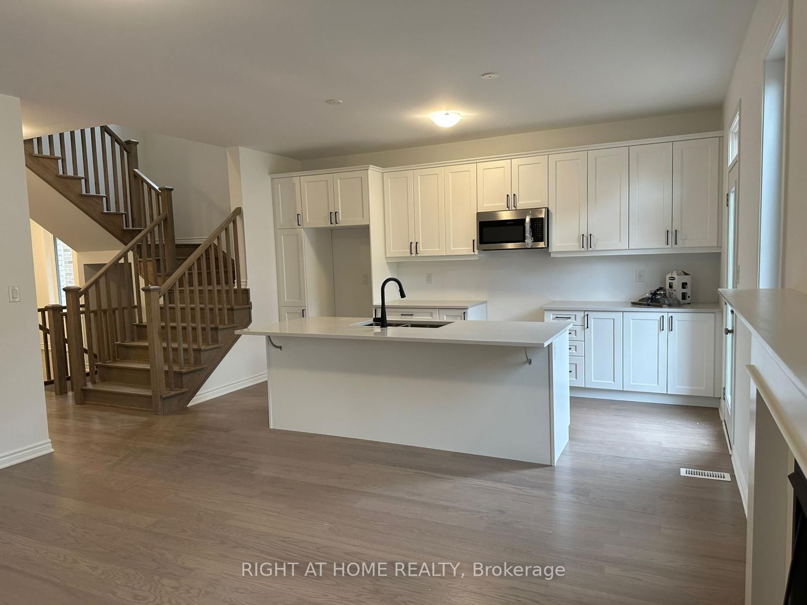 1270 Muskoka Hts