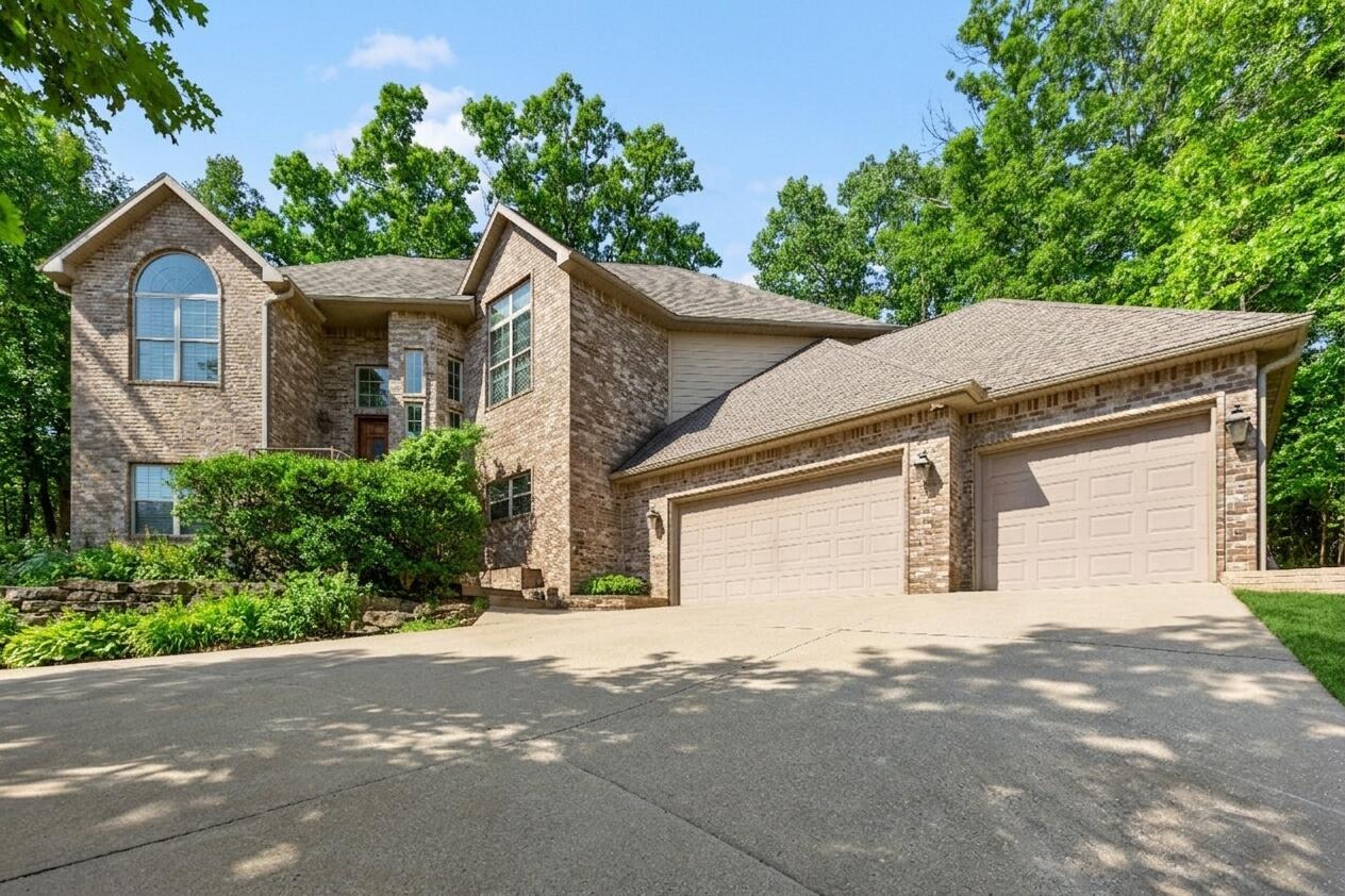 807 Silvercliff Way