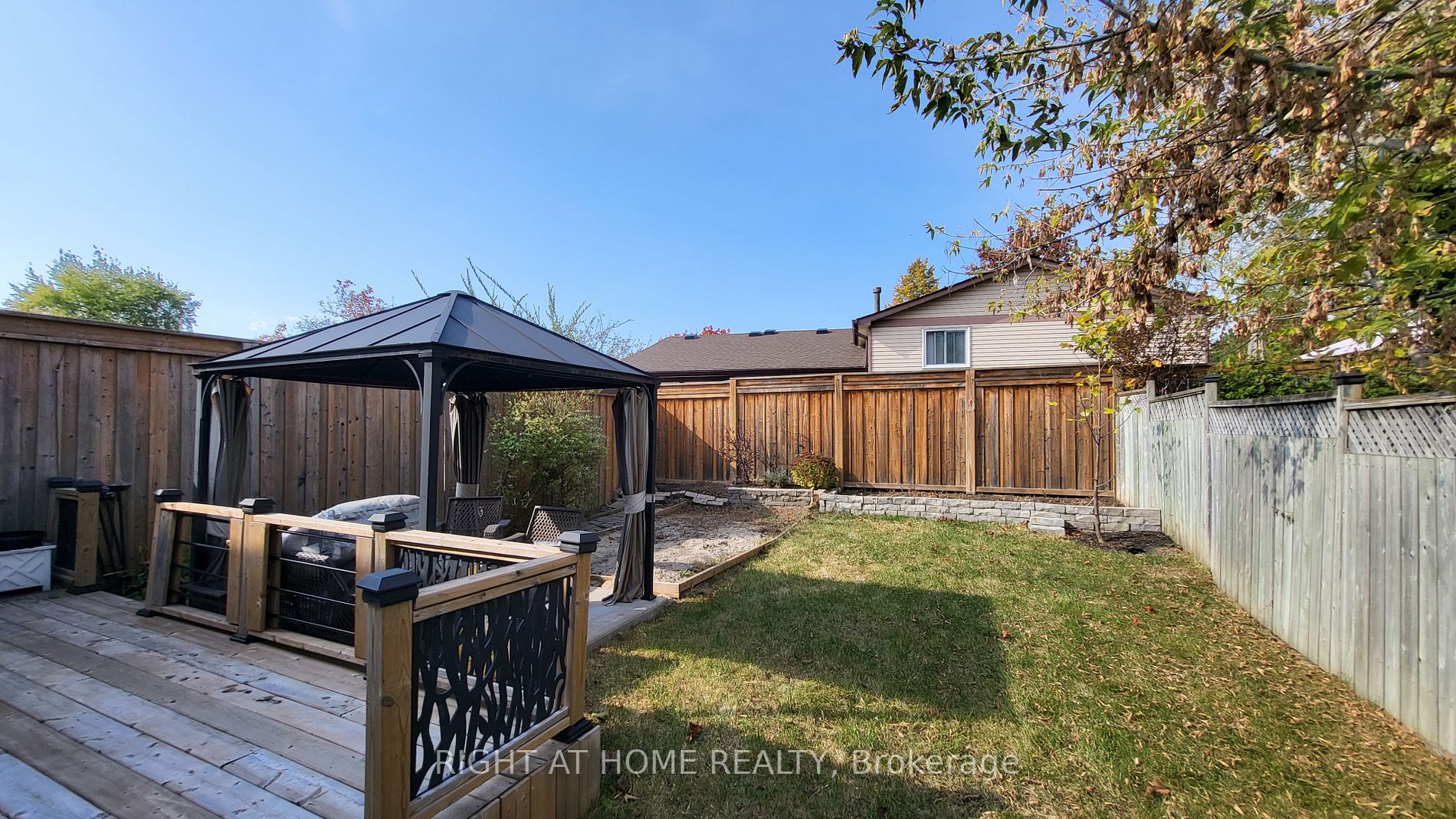 2233 Melissa Cres