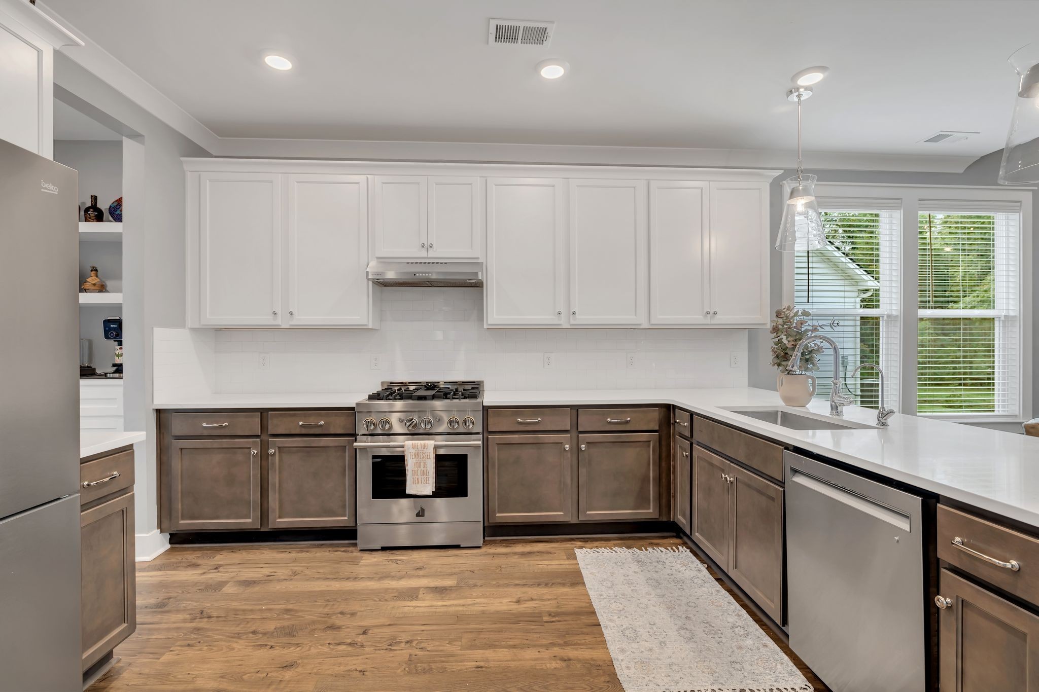 262 Cornice Dr